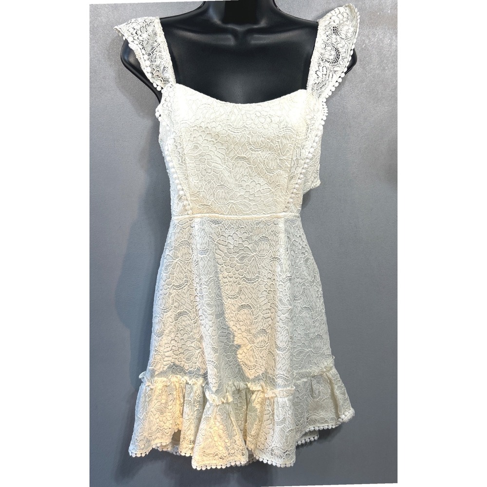 Hello Molly White Lace Ruffle Mini Dress Size M NWT Bridal Shower Graduation